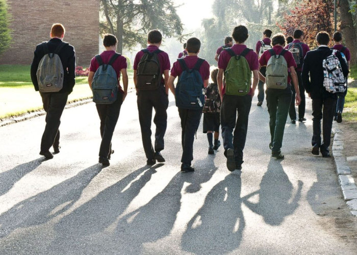 Contra la imposició ideològica, defensem la llibertat educativa